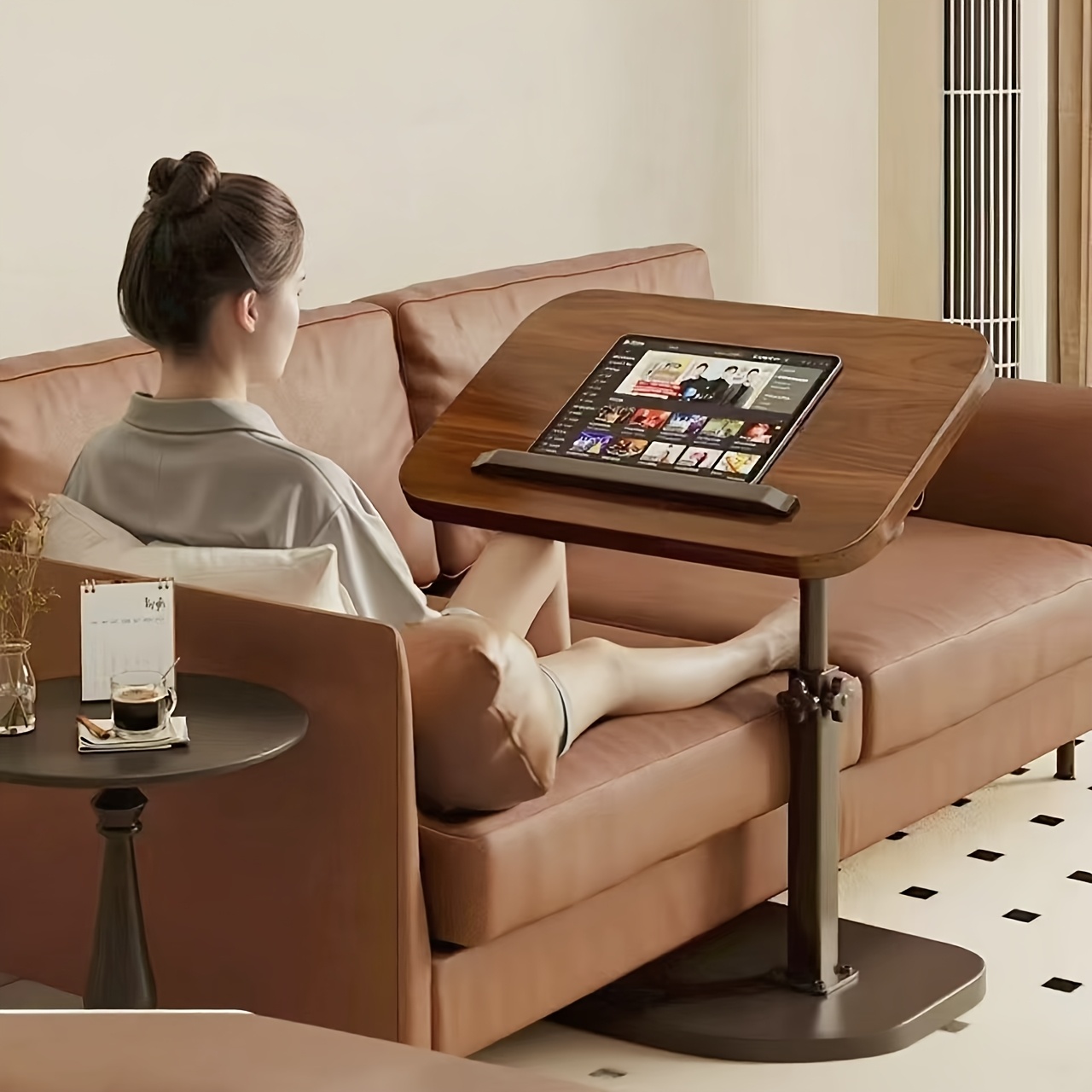 Tables - Zwarte Walnoot Draaibaar Laptopbureau, In Hoogte
